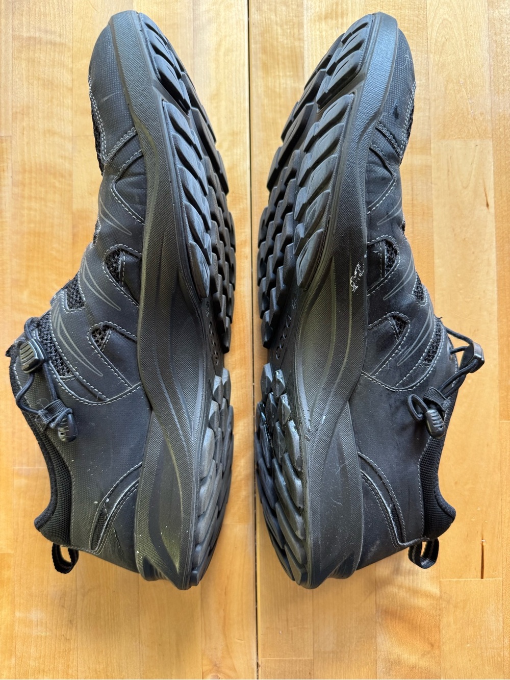 Men's ECCO Black Athletic Mesh Golf/walking Shoes - Picture 3 of 10